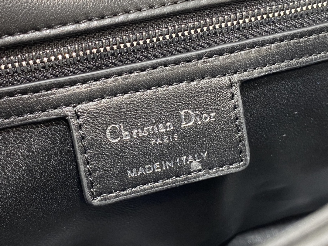 Basic Bag Cow Leather Gold M-s
