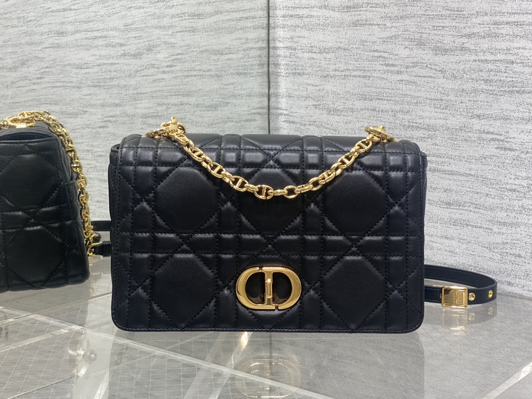 Basic Bag Cow Leather Gold M-s