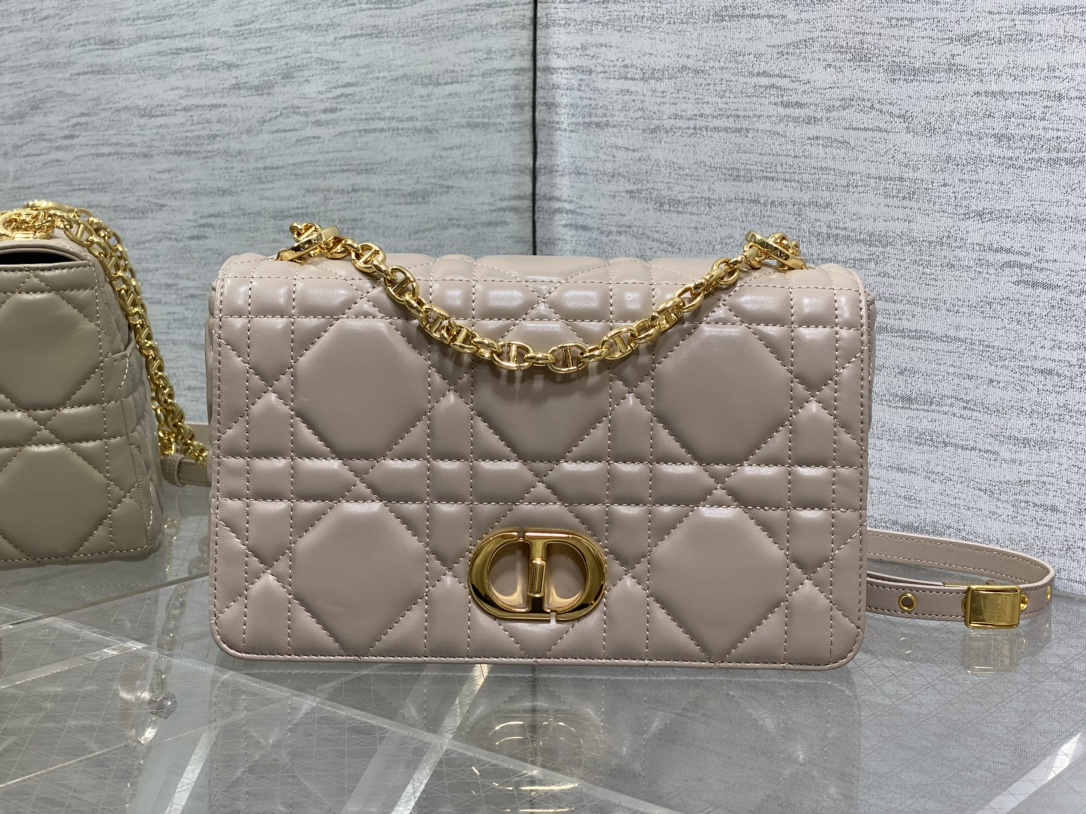 Basic Bag Cow Leather Gold M-s