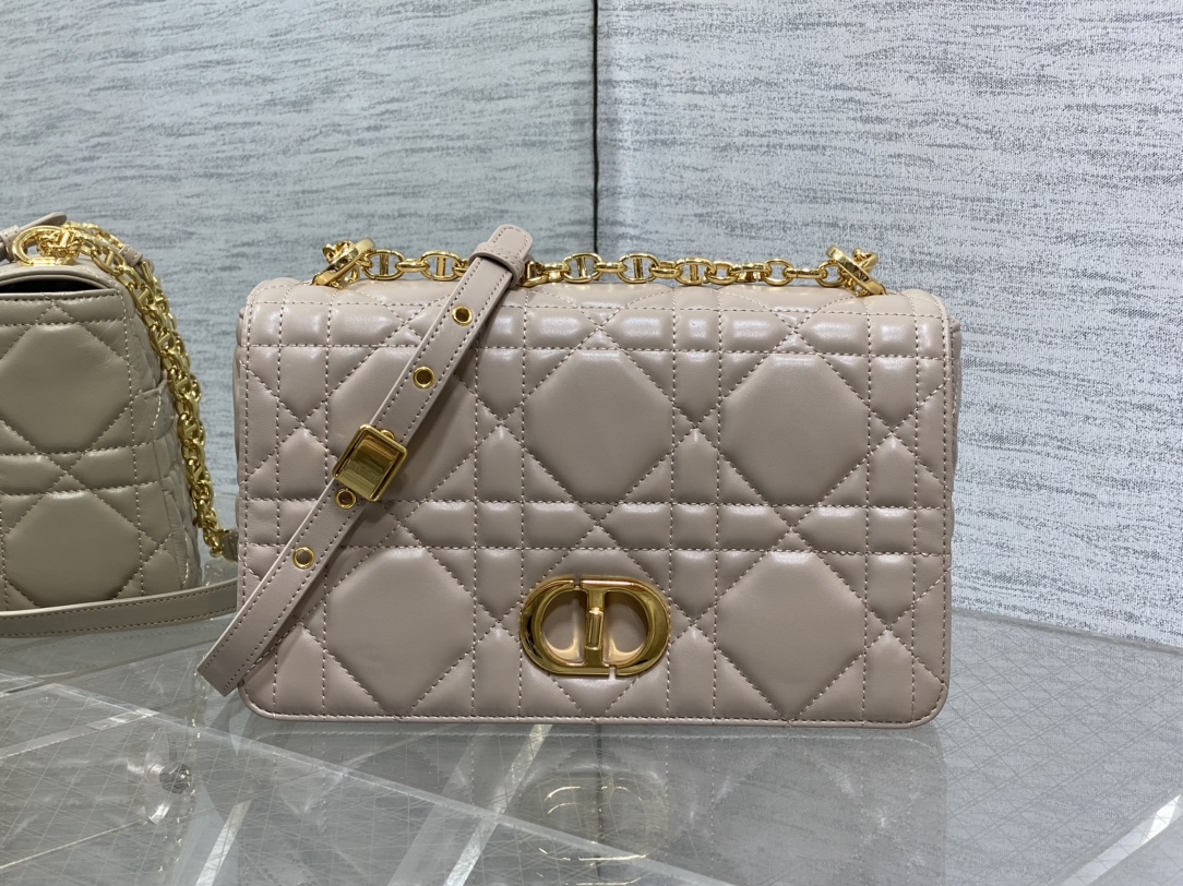 Basic Bag Cow Leather Gold M-s