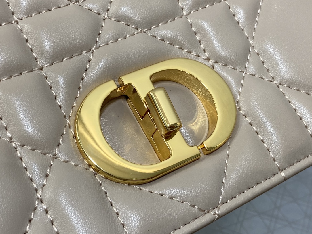 Basic Bag Cow Leather Gold M-s