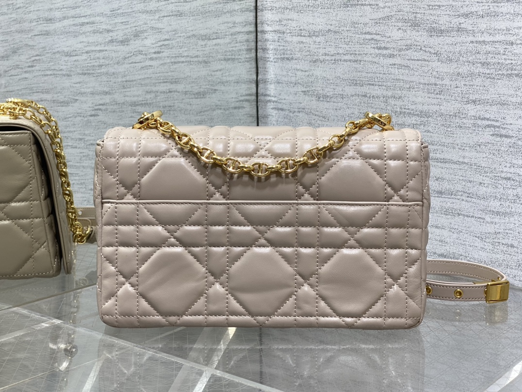 Basic Bag Cow Leather Gold M-s
