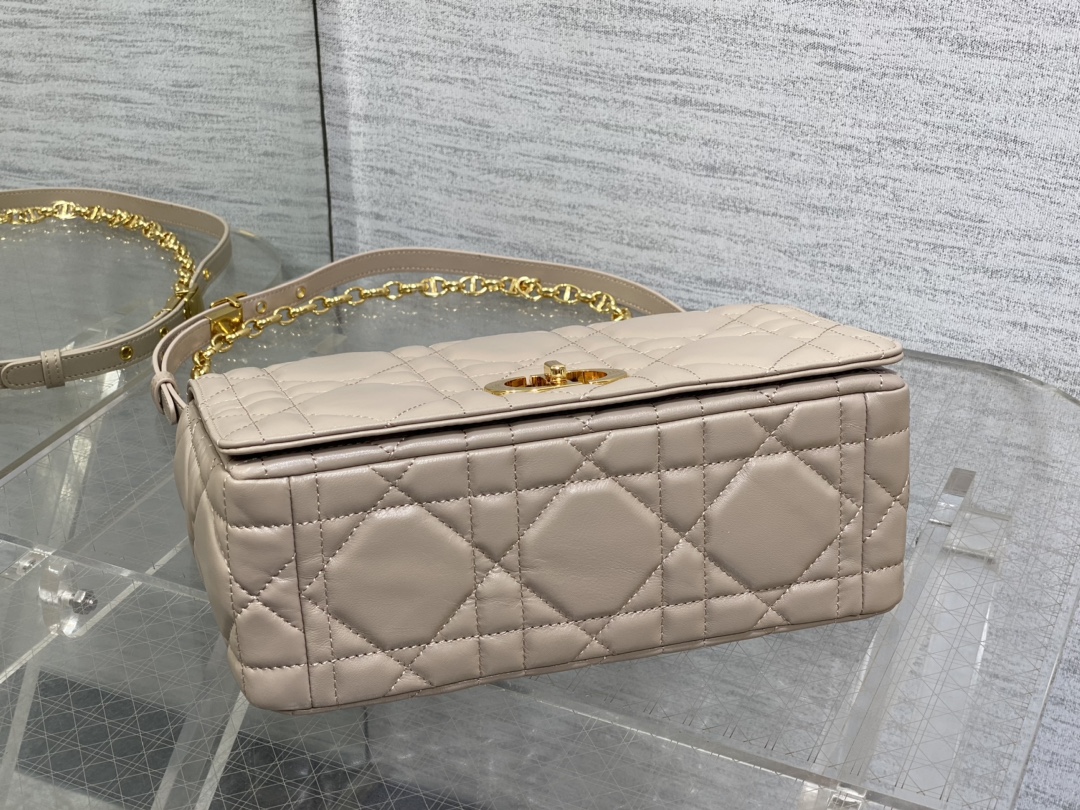 Basic Bag Cow Leather Gold M-s