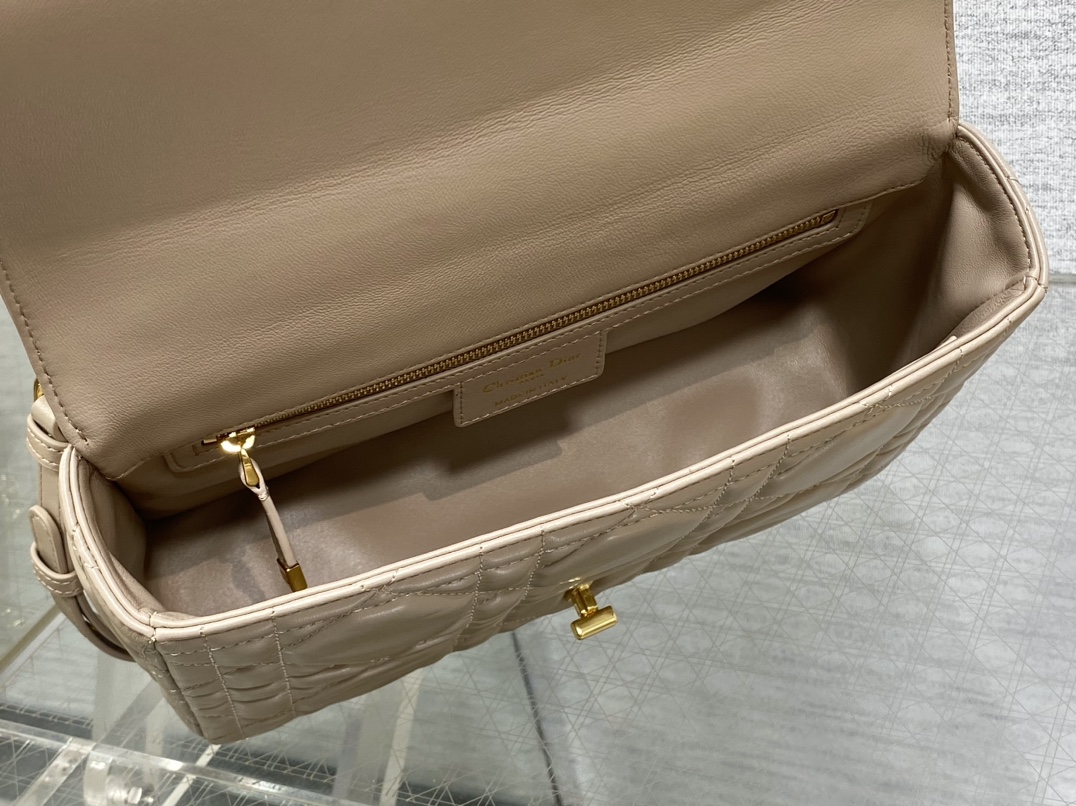 Basic Bag Cow Leather Gold M-s