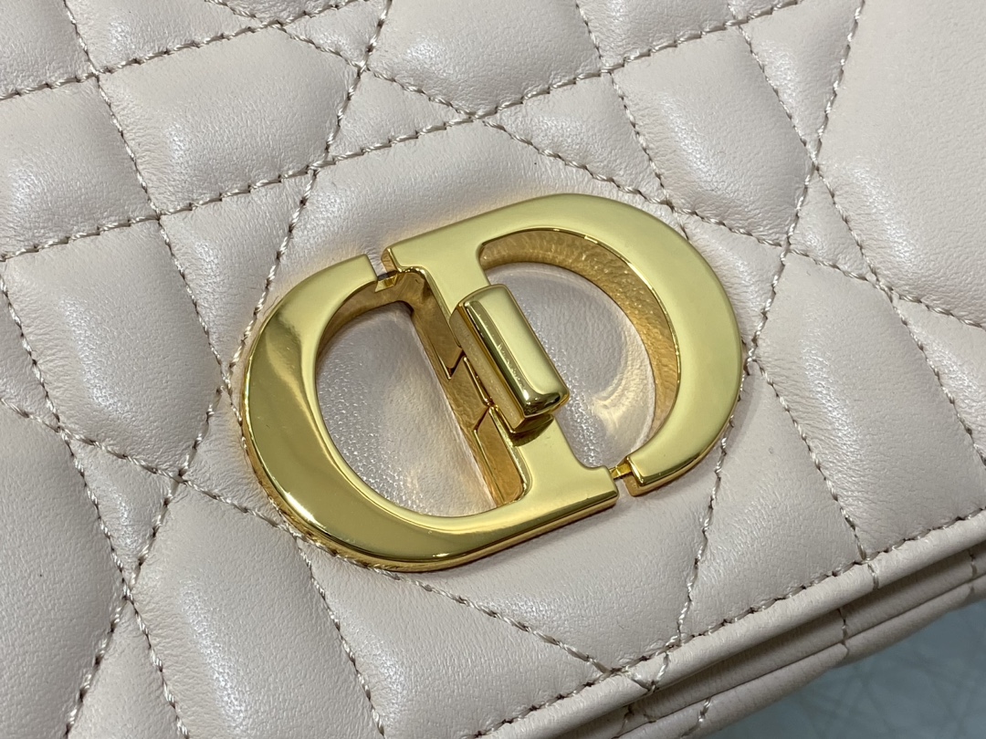 Basic Bag Cow Leather Gold M-s