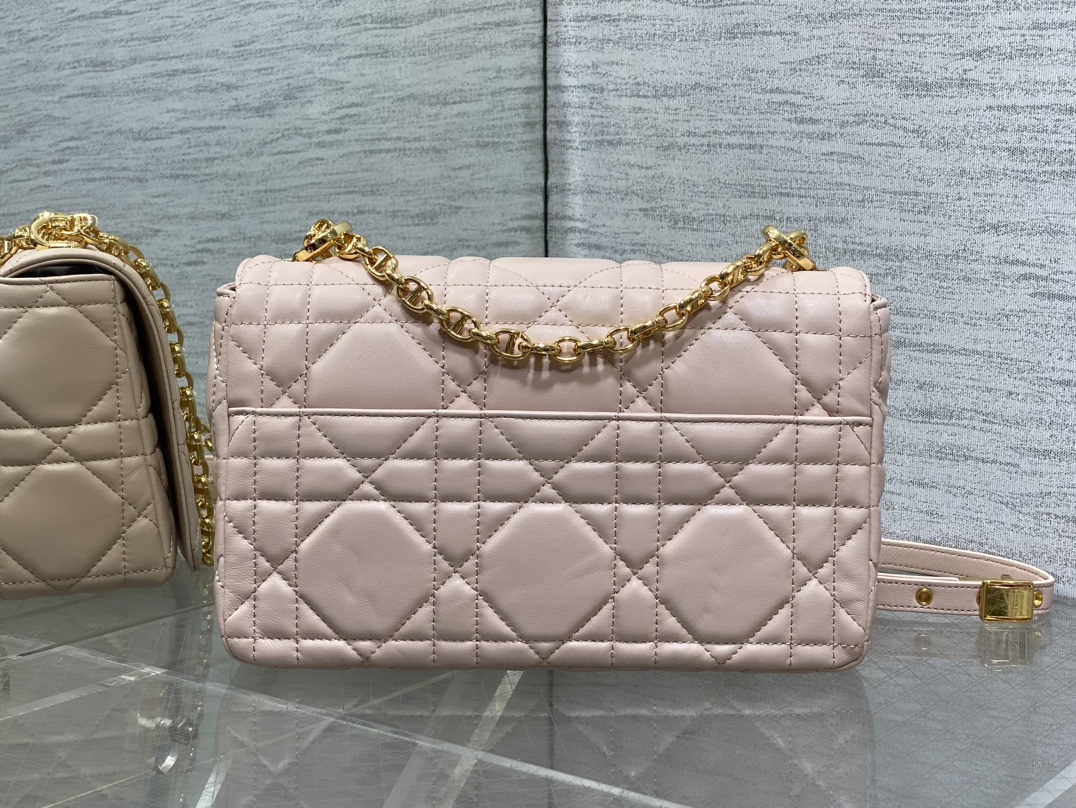 Basic Bag Cow Leather Gold M-s