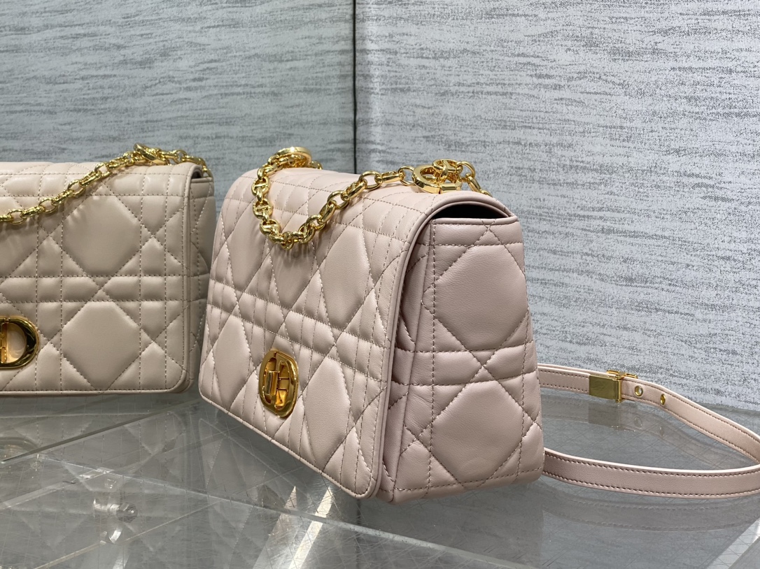Basic Bag Cow Leather Gold M-s