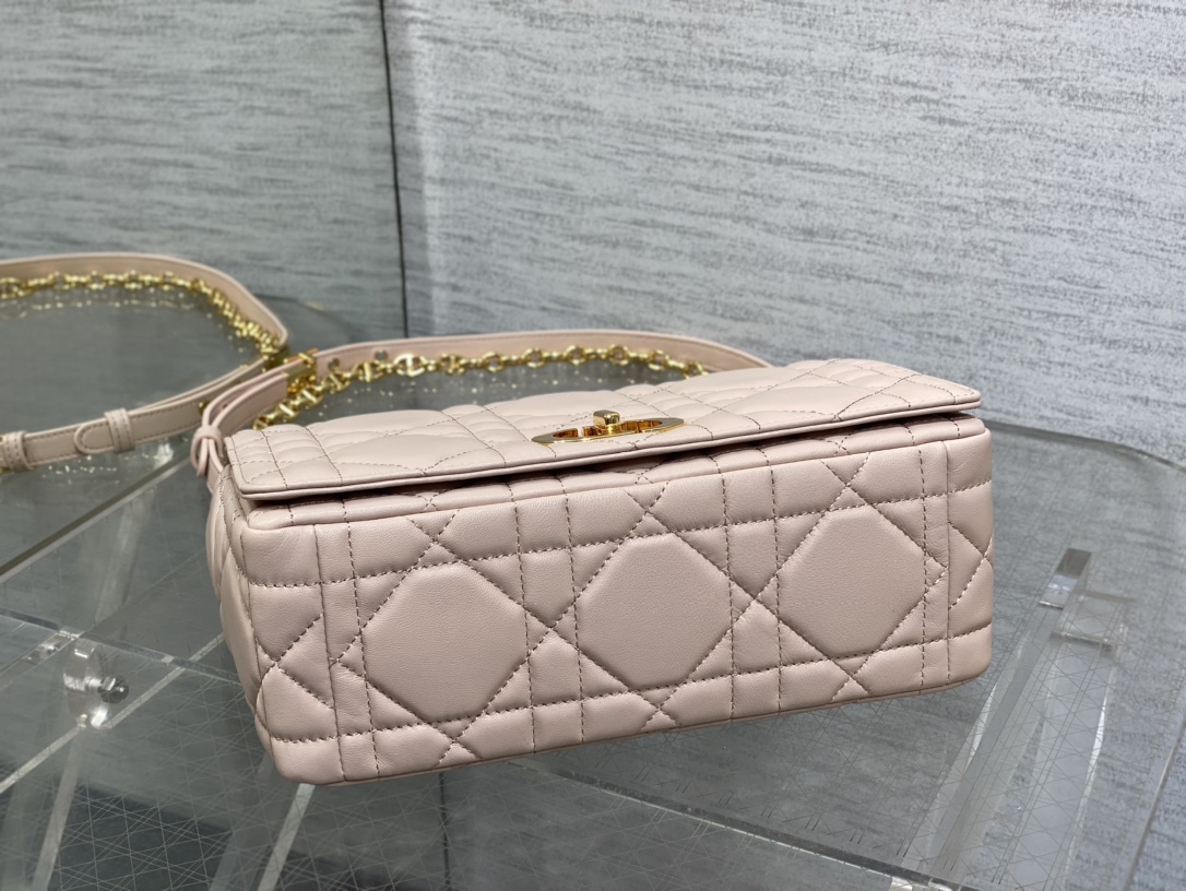 Basic Bag Cow Leather Gold M-s