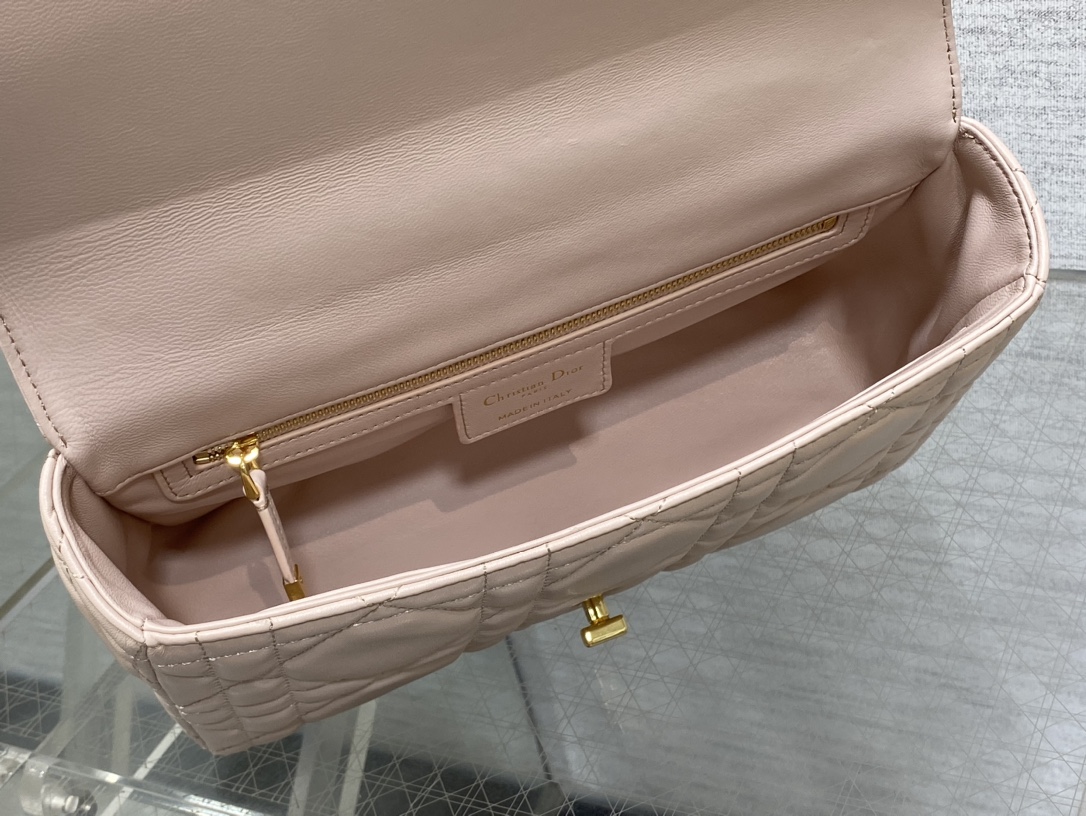 Basic Bag Cow Leather Gold M-s