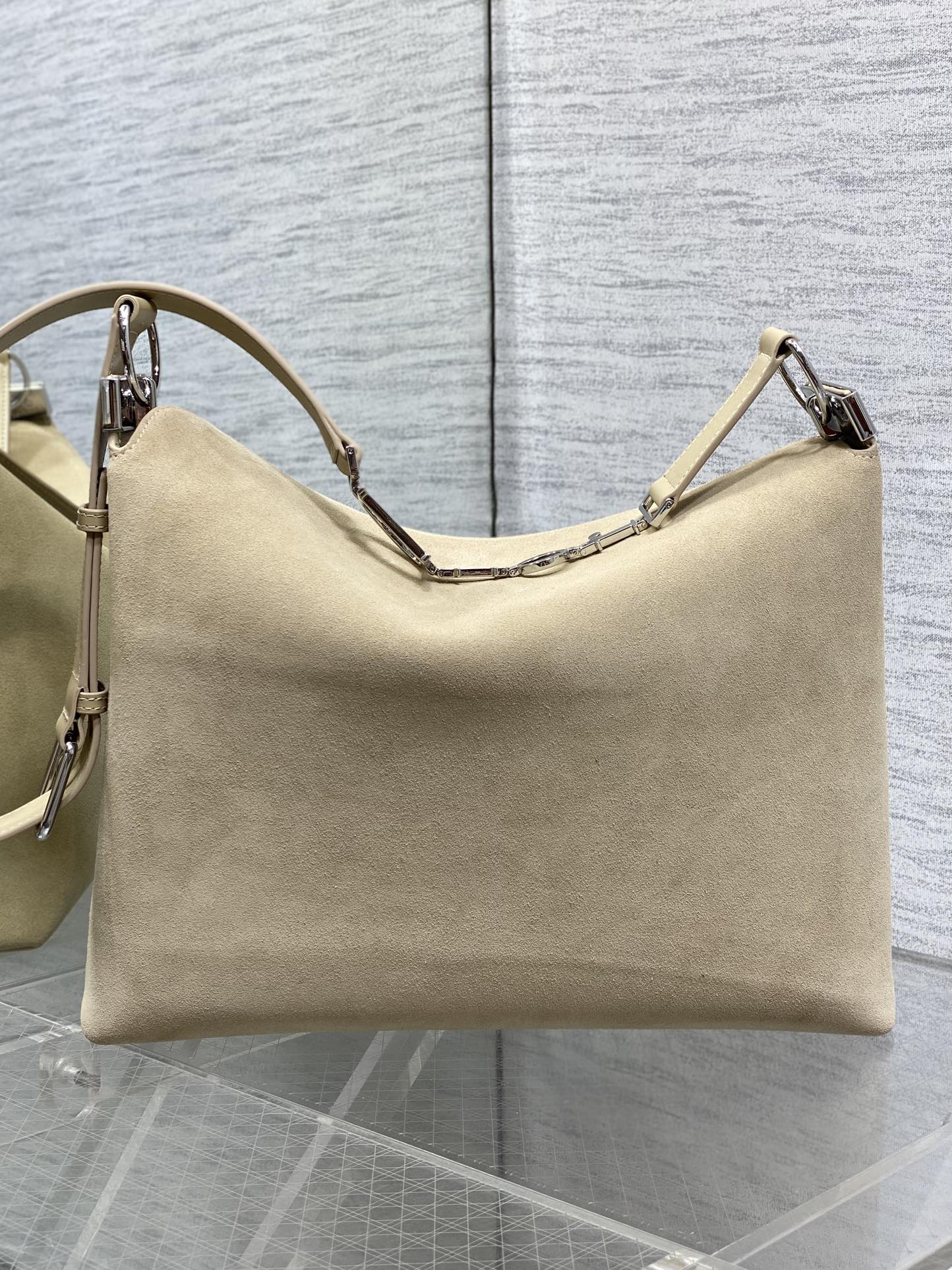 Dior Basic Bag M-s