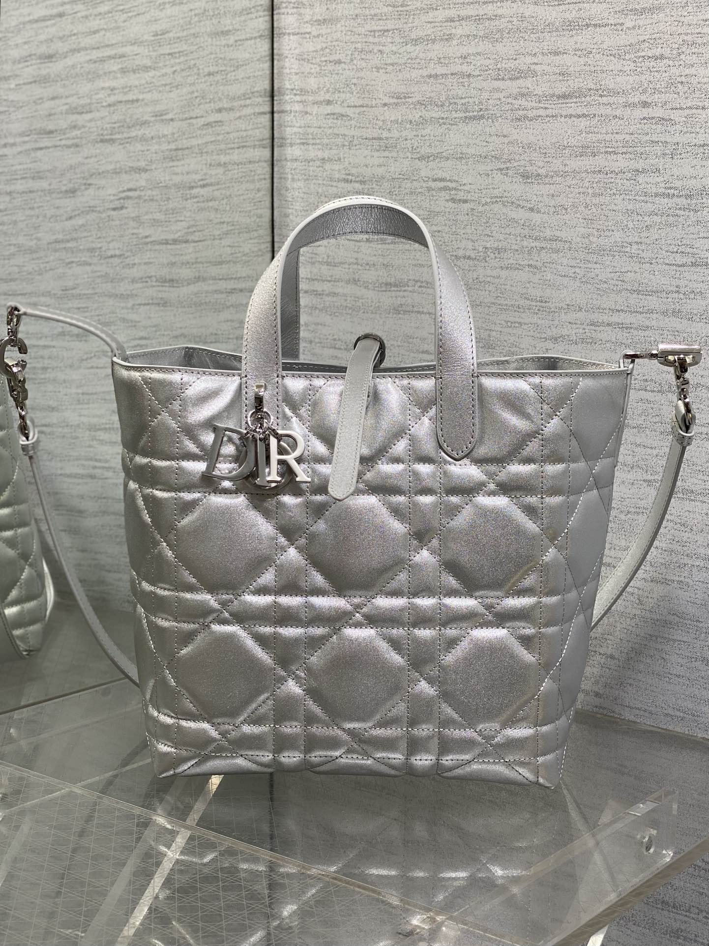Basic Bag Cow Leather Silver Foldable S-22cm