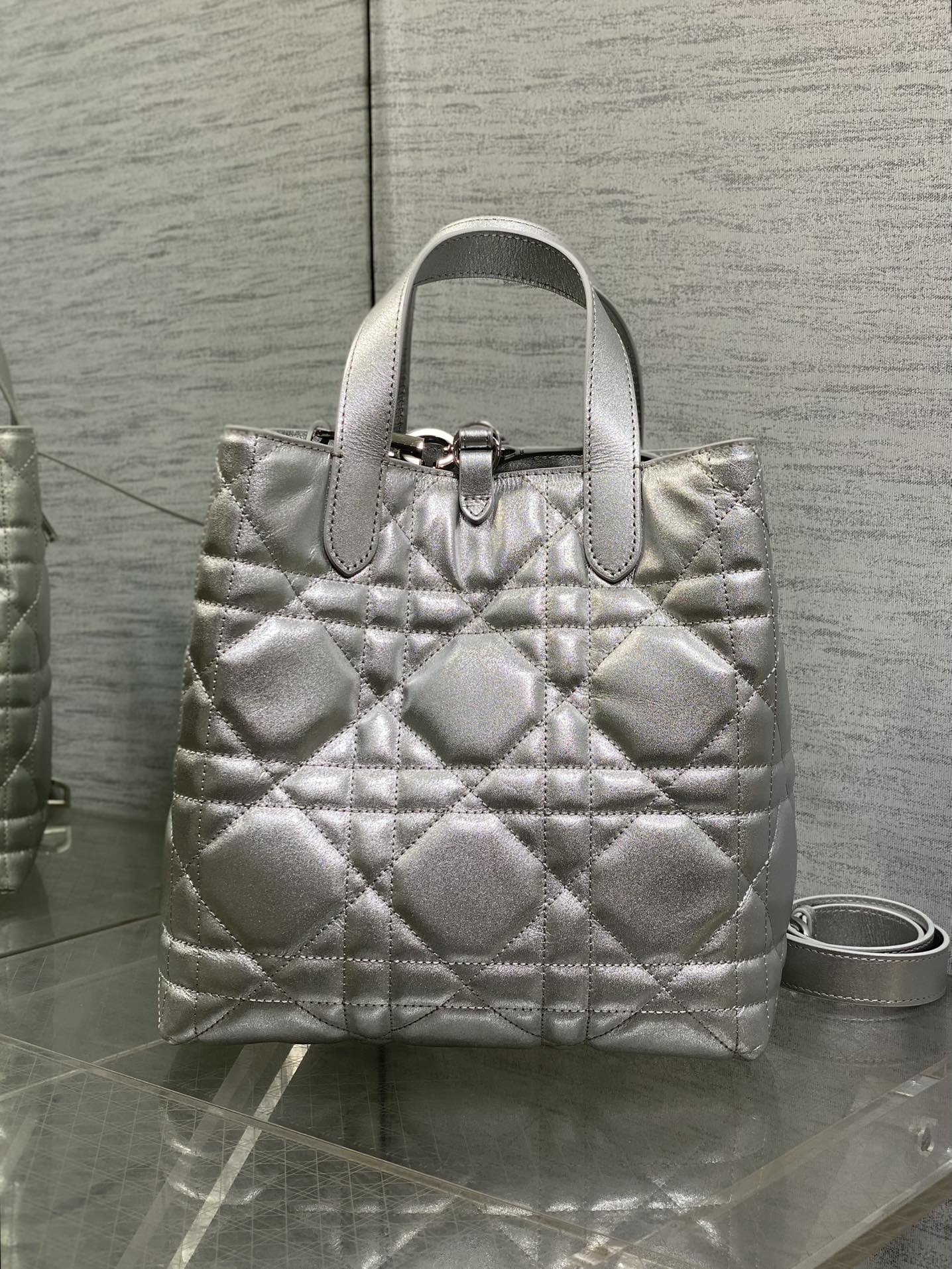 Basic Bag Cow Leather Silver Foldable S-22cm