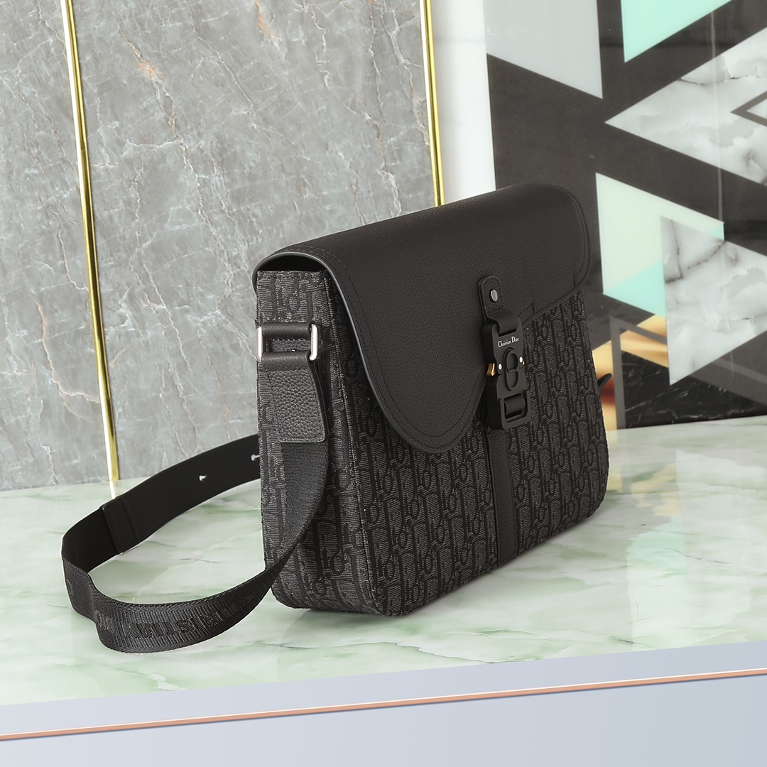 Dior Basic Bag Cow Leather Black M-l-s