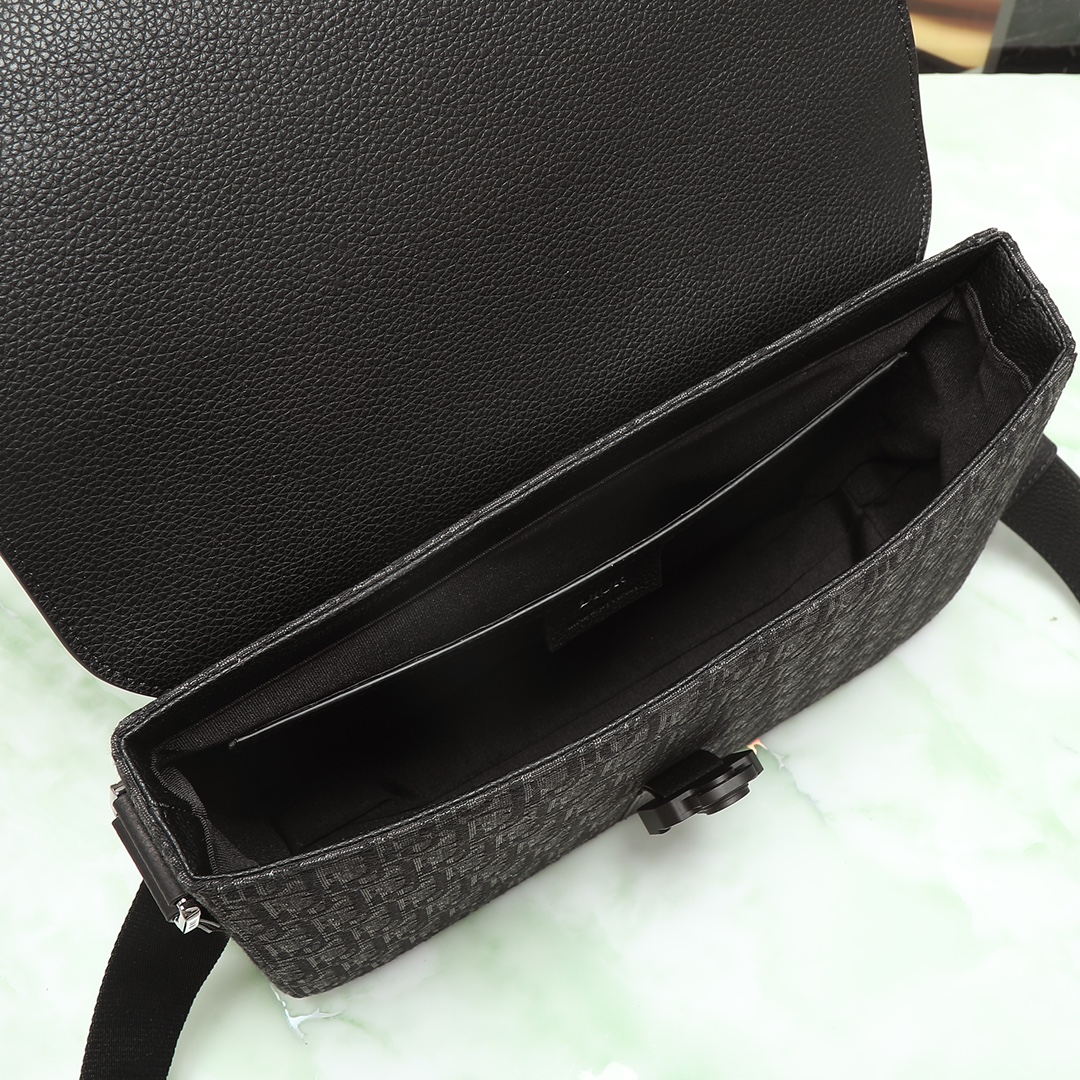 Dior Basic Bag Cow Leather Black M-l-s