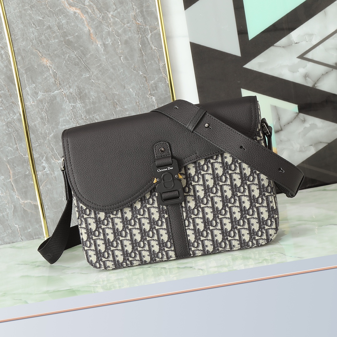 Dior Basic Bag Cow Leather Black M-l-s