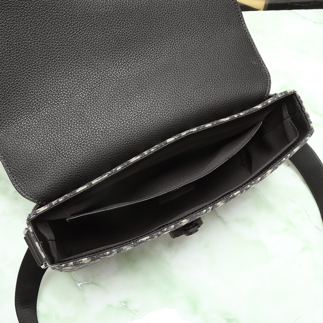 Dior Basic Bag Cow Leather Black M-l-s