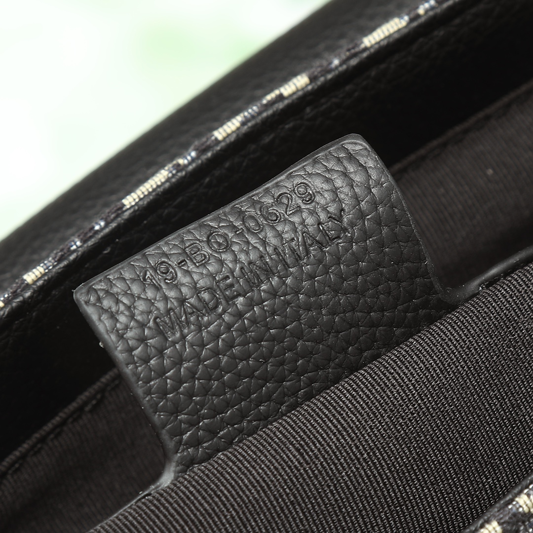 Dior Basic Bag Cow Leather Black M-l-s