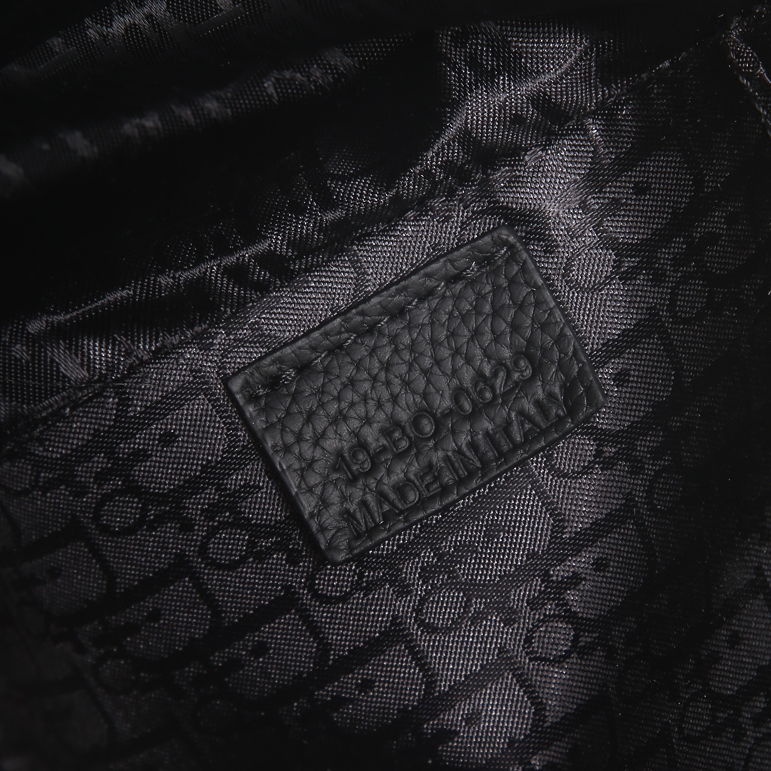 Dior Basic Bag Cow Leather Black M-l-s