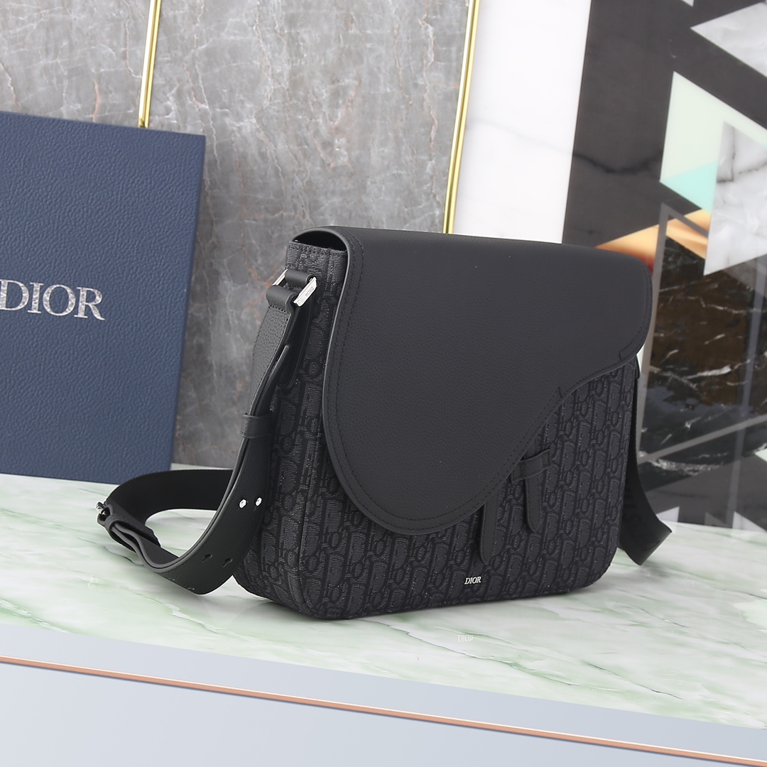 Dior Basic Bag Cow Leather Black M-l-s