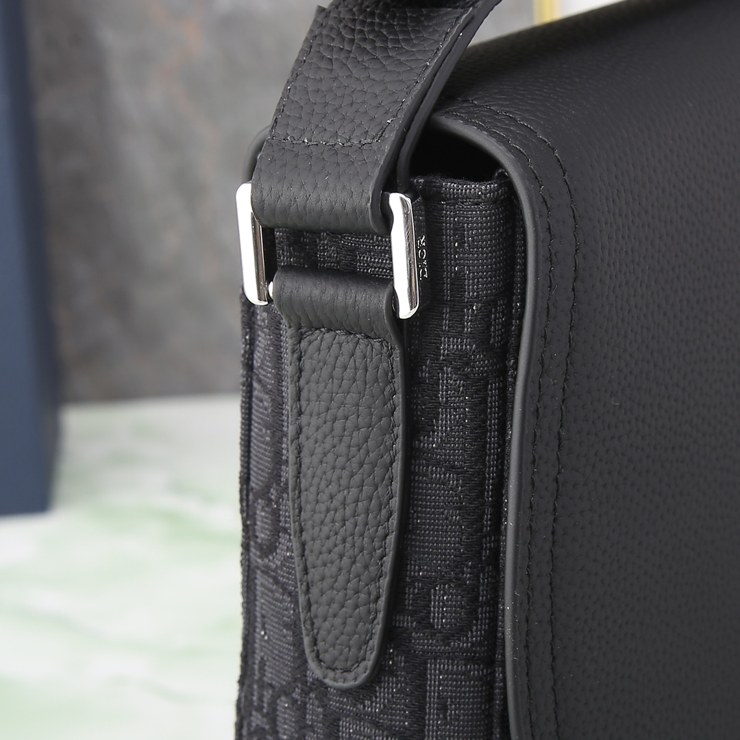 Dior Basic Bag Cow Leather Black M-l-s