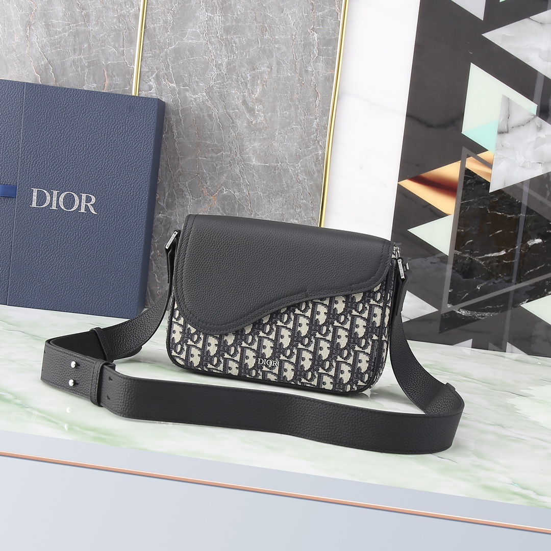 Dior Basic Bag Cow Leather Black M-l-s
