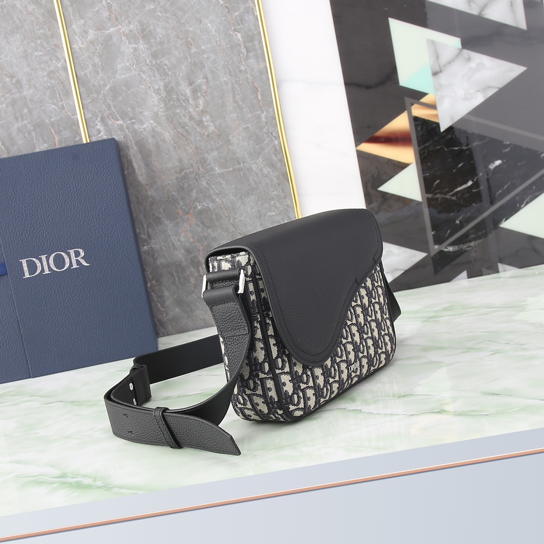 Dior Basic Bag Cow Leather Black M-l-s
