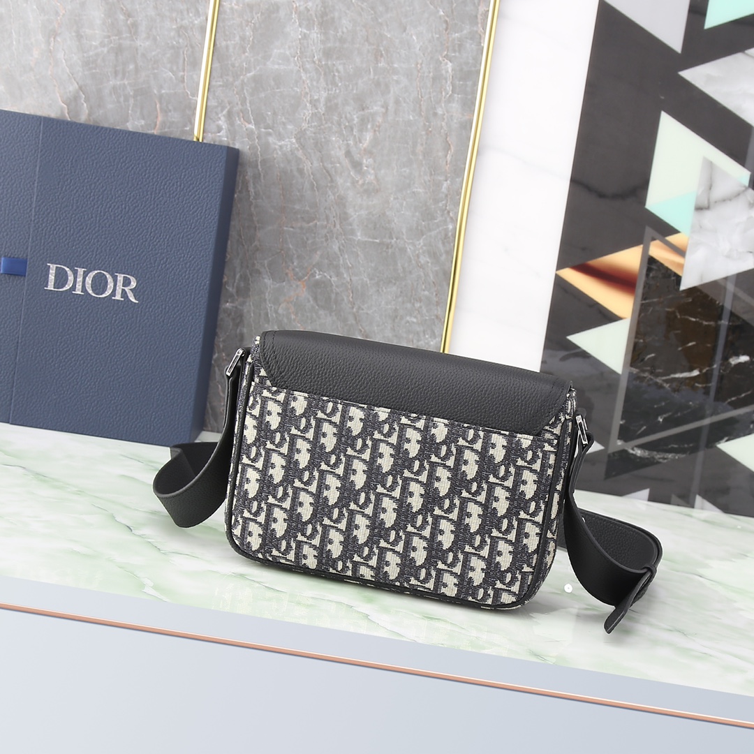 Dior Basic Bag Cow Leather Black M-l-s