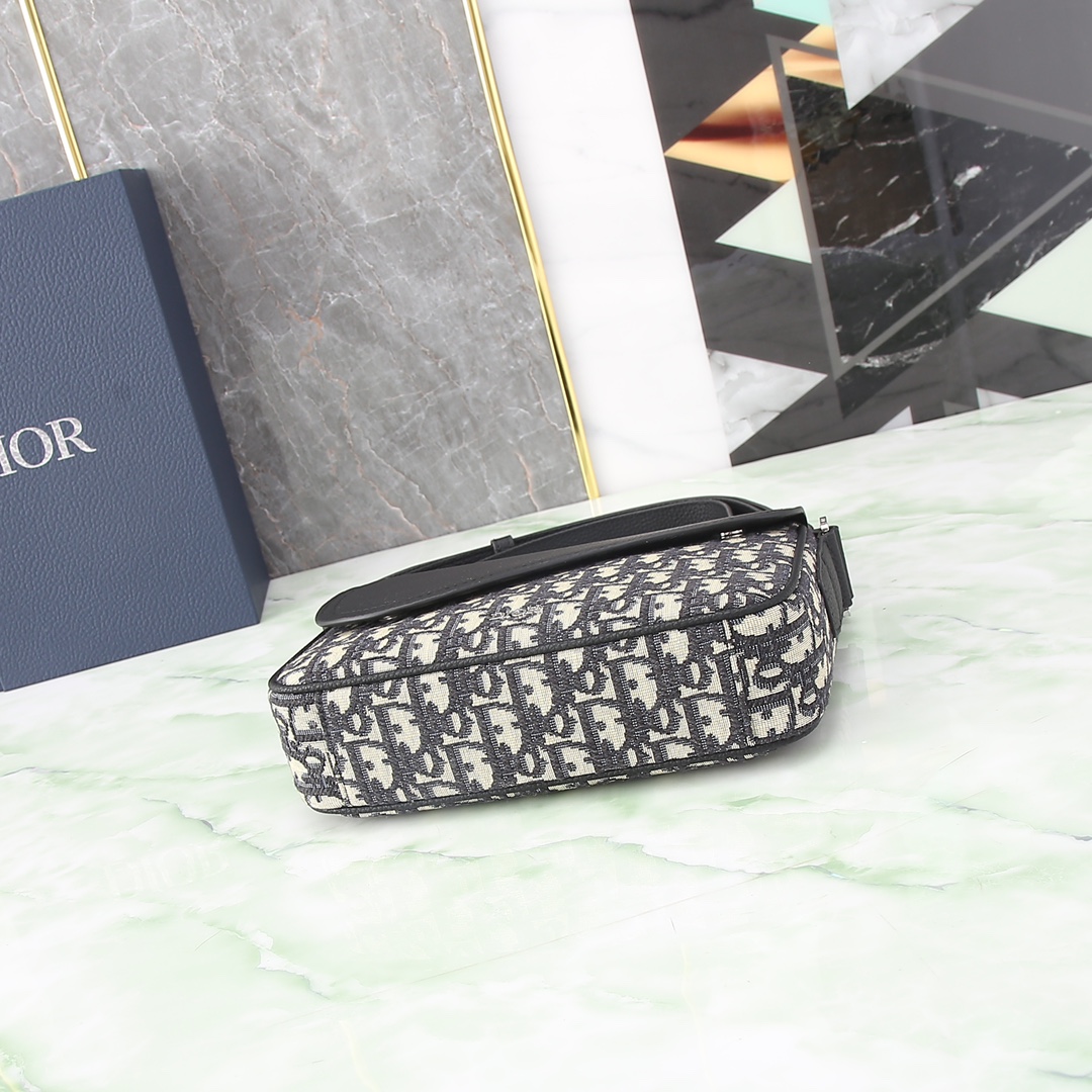 Dior Basic Bag Cow Leather Black M-l-s