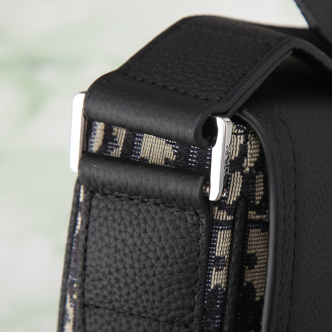 Dior Basic Bag Cow Leather Black M-l-s