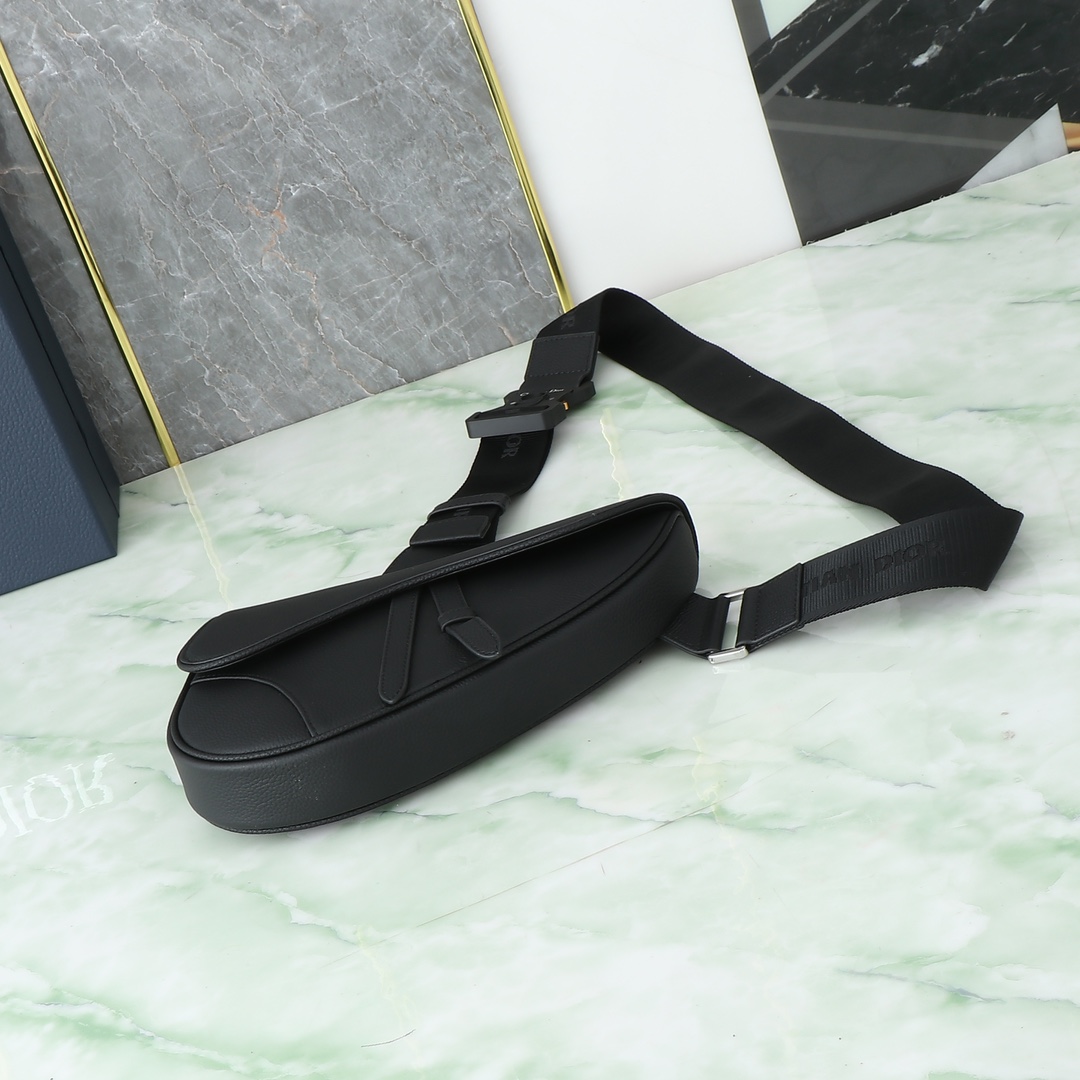 Dior Male Crossbody Bag Cow Leather Black L-s