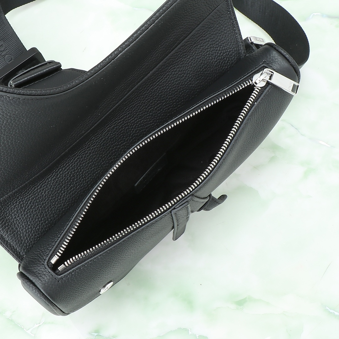 Dior Male Crossbody Bag Cow Leather Black L-s