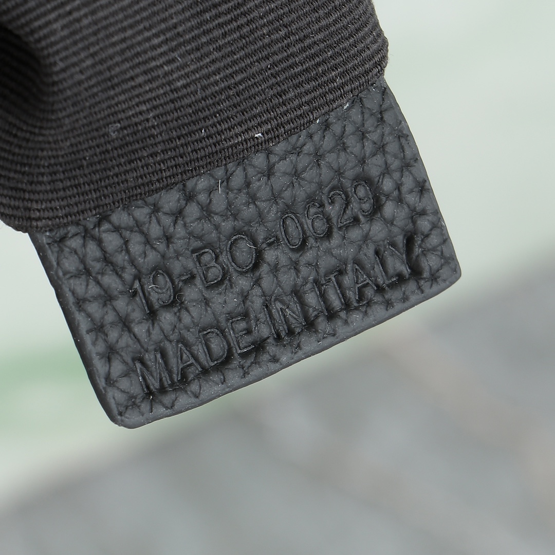 Dior Male Crossbody Bag Cow Leather Black L-s