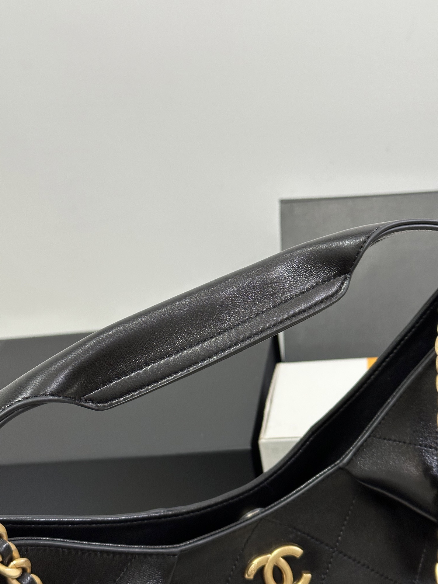 Basic Bag Sheepskin Black 13cm-s