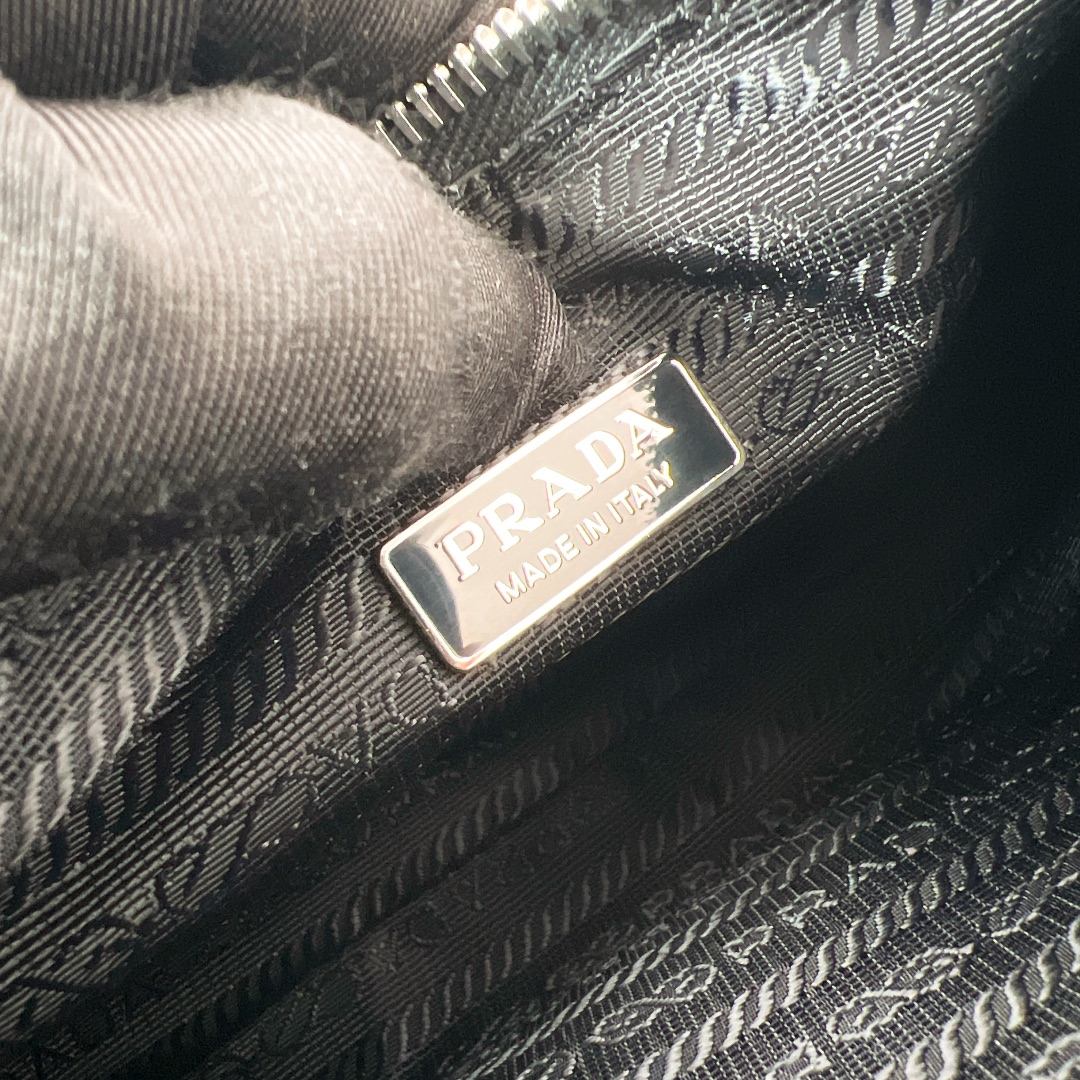Prada Basic Bag S