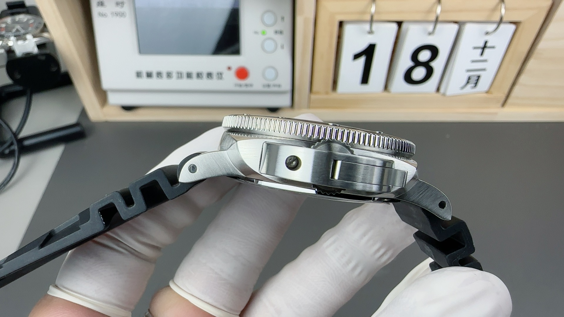 Panerai Vs Factory2025 Vspaneraipam683 1 Diameter42 mm Size. 2 Pam682,pam684 44,47 case Diameter Pam683. 3 Ceramic Factory