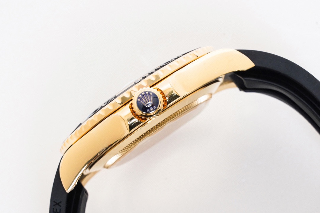 Rolex Ew2021new Stylerolex 42 ① 3235 movement, 72 J21 ②watch Case:sizethicknessoriginal ,thickness 12 ③ Luminous, ④ :sapphire Crystal 5 ⑤watch Strap: Watch Ew