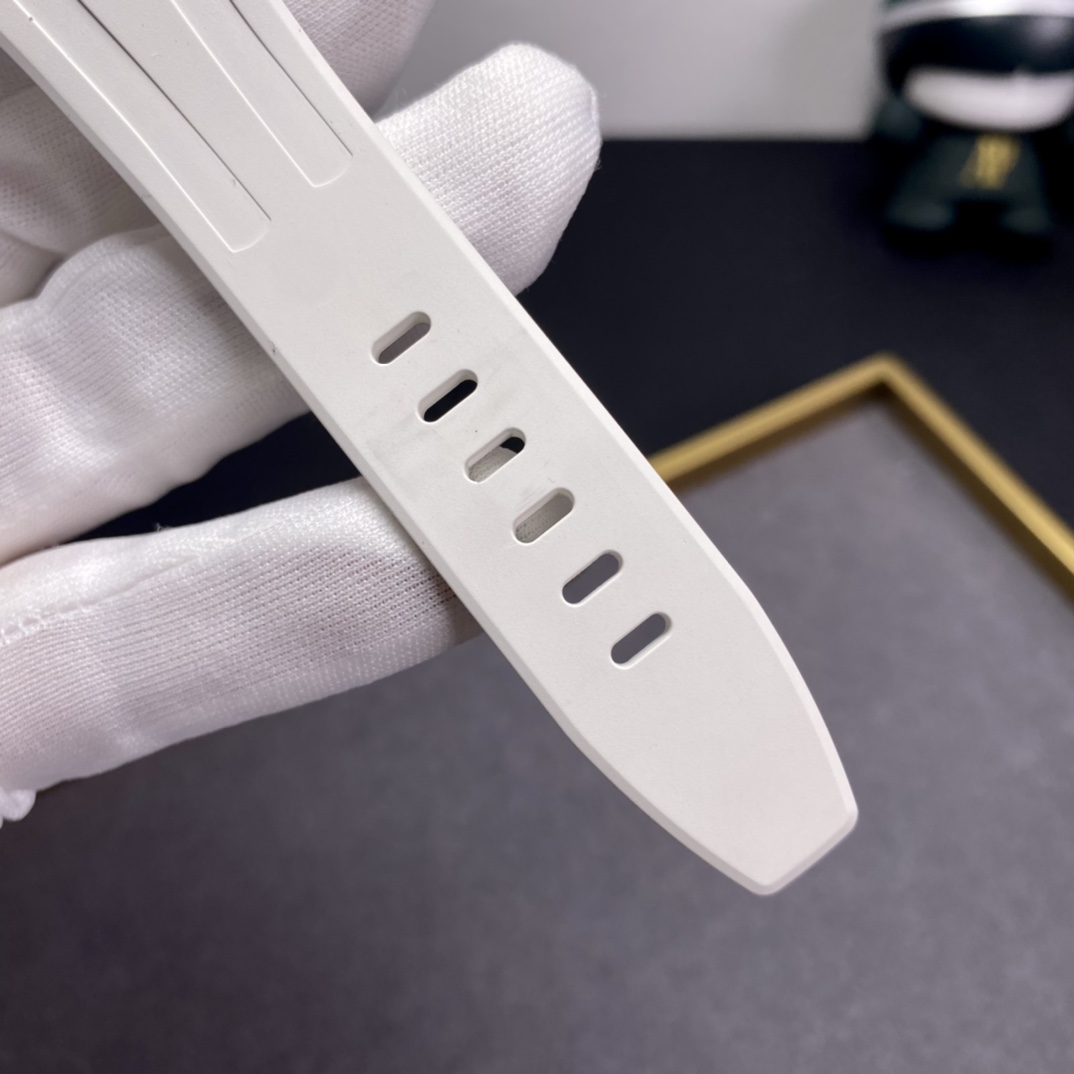 Audemars Piguet Rxwaudemars Piguetap67540 37 mm quartz Quartzmovement Watch Case904 32 05 Vvs 02gram Sale Diamond D Strap Silicone