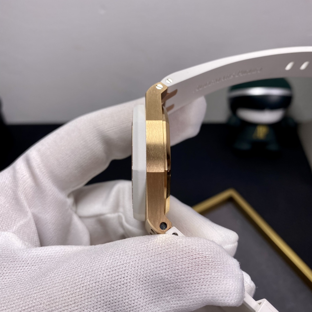 Audemars Piguet Rxwaudemars Piguetap67540 37 mm quartz Quartzmovement Watch Case904 32 05 Vvs 02gram Sale Diamond D Strap Silicone