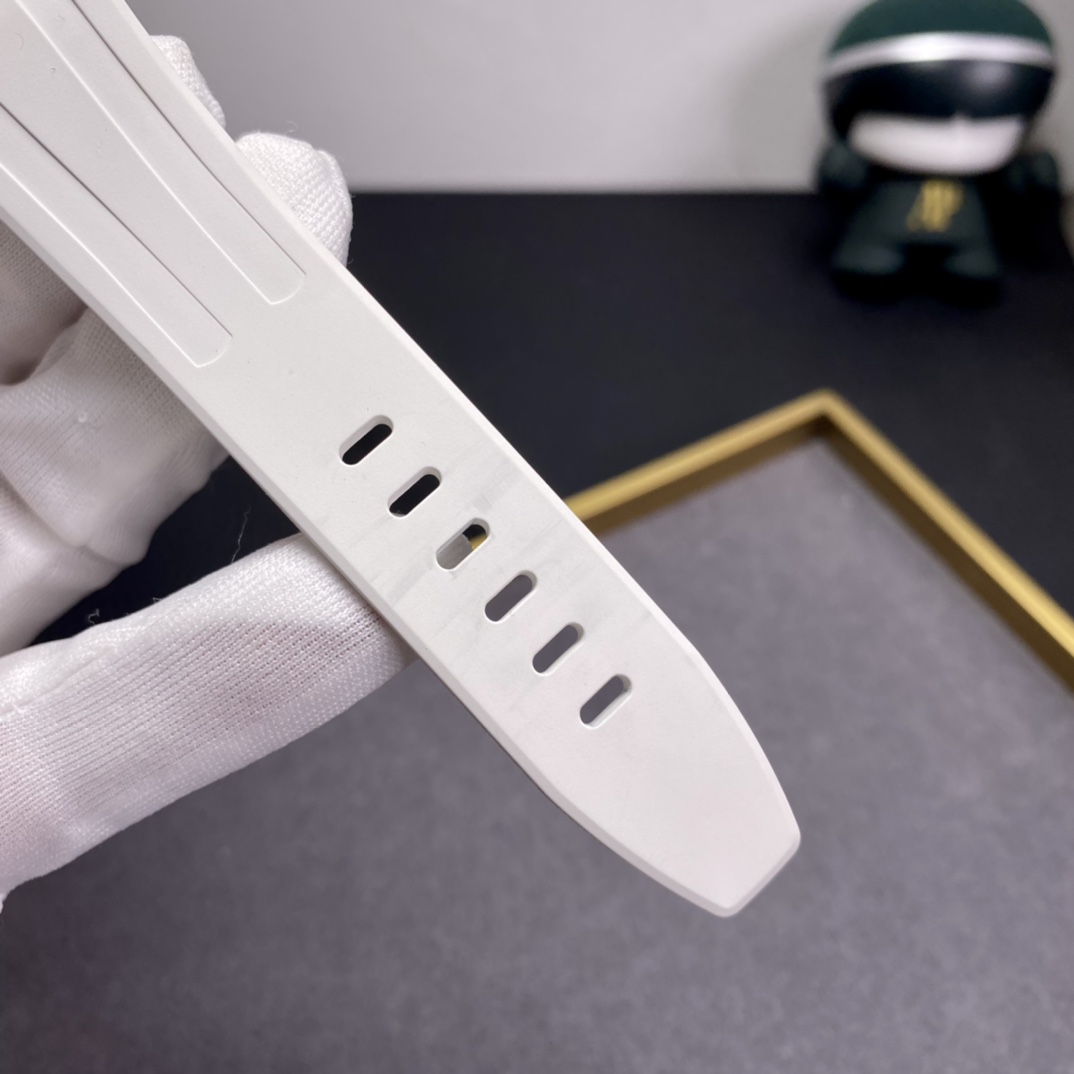 Audemars Piguet Rxwaudemars Piguetap67540 37 mm quartz Quartzmovement Watch Case904 32 05 Vvs 02gram Sale Diamond D Strap Silicone