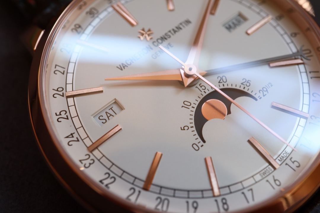 Vacheron Constantin Mx --vacheron Traditionnelle :4010t/o00r-b344/b740/b345 Watch Case: Diameter41 mm ,thickness10.7 Dial: Markers Hands 6 Mechanical Movement: Citizen9015 2460 Qcl/1,automatic Winding Movement.mx