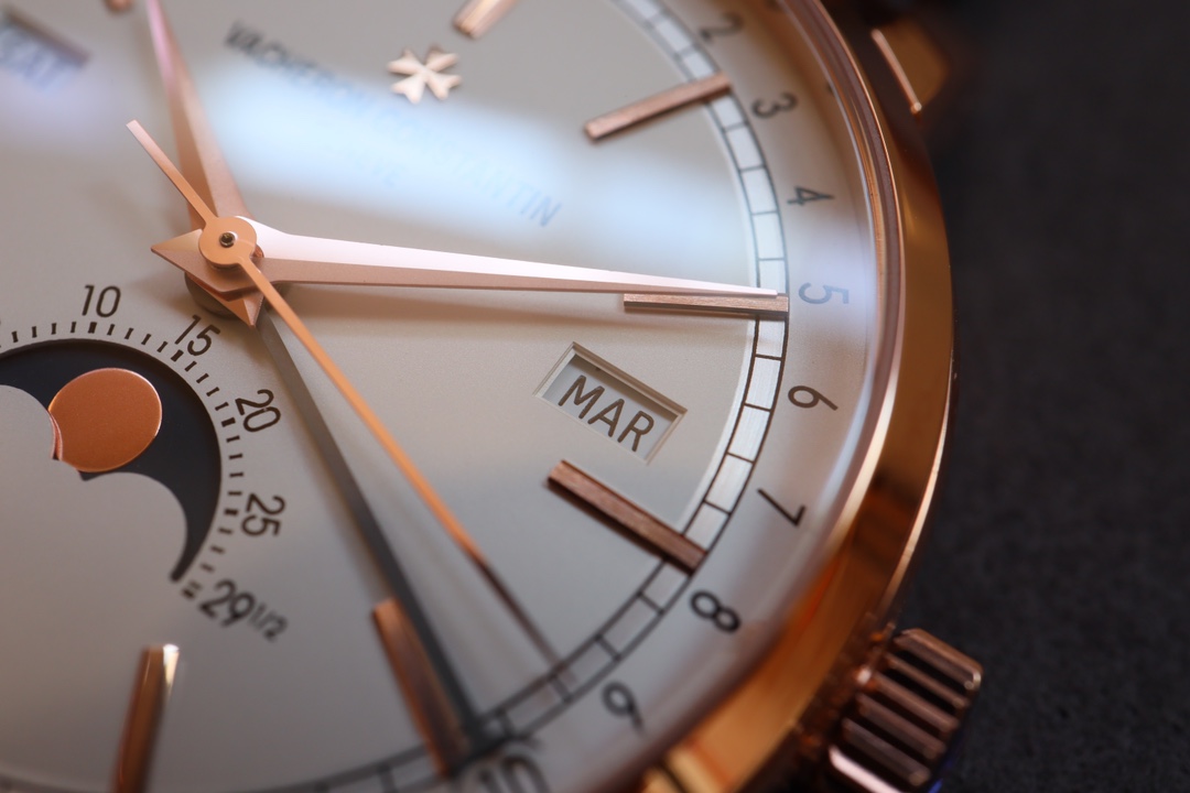 Vacheron Constantin Mx --vacheron Traditionnelle :4010t/o00r-b344/b740/b345 Watch Case: Diameter41 mm ,thickness10.7 Dial: Markers Hands 6 Mechanical Movement: Citizen9015 2460 Qcl/1,automatic Winding Movement.mx