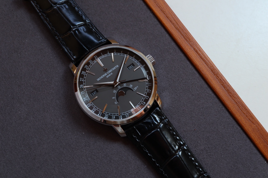 Vacheron Constantin Mx --vacheron Traditionnelle :4010t/o00r-b344/b740/b345 Watch Case: Diameter41 mm ,thickness10.7 Dial: Markers Hands 6 Mechanical Movement: Citizen9015 2460 Qcl/1,automatic Winding Movement.mx