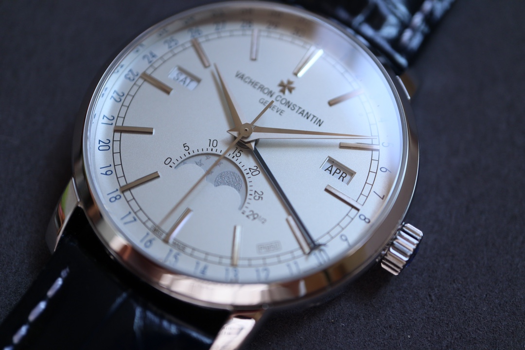 Vacheron Constantin Mx --vacheron Traditionnelle :4010t/o00r-b344/b740/b345 Watch Case: Diameter41 mm ,thickness10.7 Dial: Markers Hands 6 Mechanical Movement: Citizen9015 2460 Qcl/1,automatic Winding Movement.mx