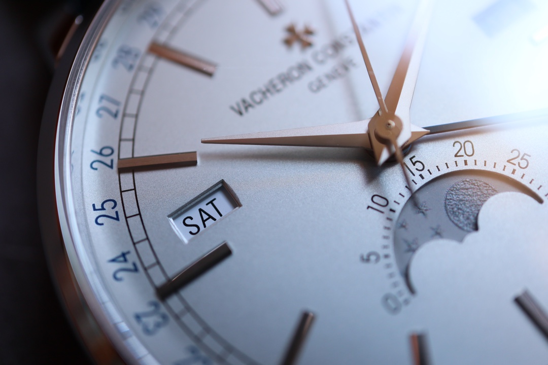 Vacheron Constantin Mx --vacheron Traditionnelle :4010t/o00r-b344/b740/b345 Watch Case: Diameter41 mm ,thickness10.7 Dial: Markers Hands 6 Mechanical Movement: Citizen9015 2460 Qcl/1,automatic Winding Movement.mx