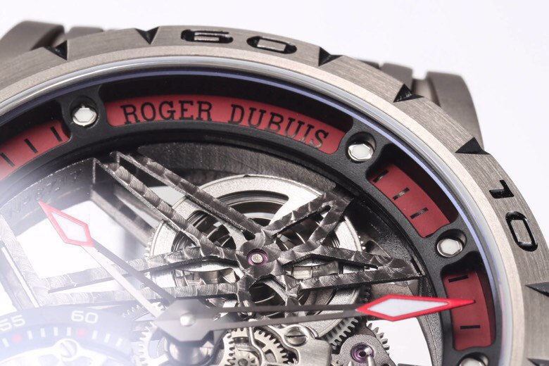 Roger Dubuis ,bbr Titaniumwatch Case. :rddbex0479 Mechanical .watch Casediameter45 mm ,thickness13.5 Rd505sqmanual Windingmovement,movement Original movement: :50 Dial: Dial,luminouswatch Markers, Dlc Hands Luminous Crystal: Strap: Rd505sqmanual Windingmo