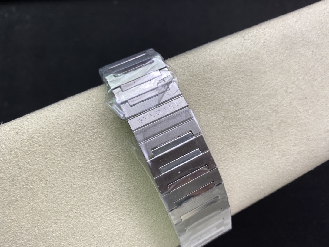 Bulgari Bv Mechanical Octo Finissimo Gram 1 Size:40 mm 2 Thickness:7 3 Watch Case: 316 4 Crystal: 5 Dial: / / 6 Steel Strap: 7 Ceramic 8 Movement: Mechanicalmovement