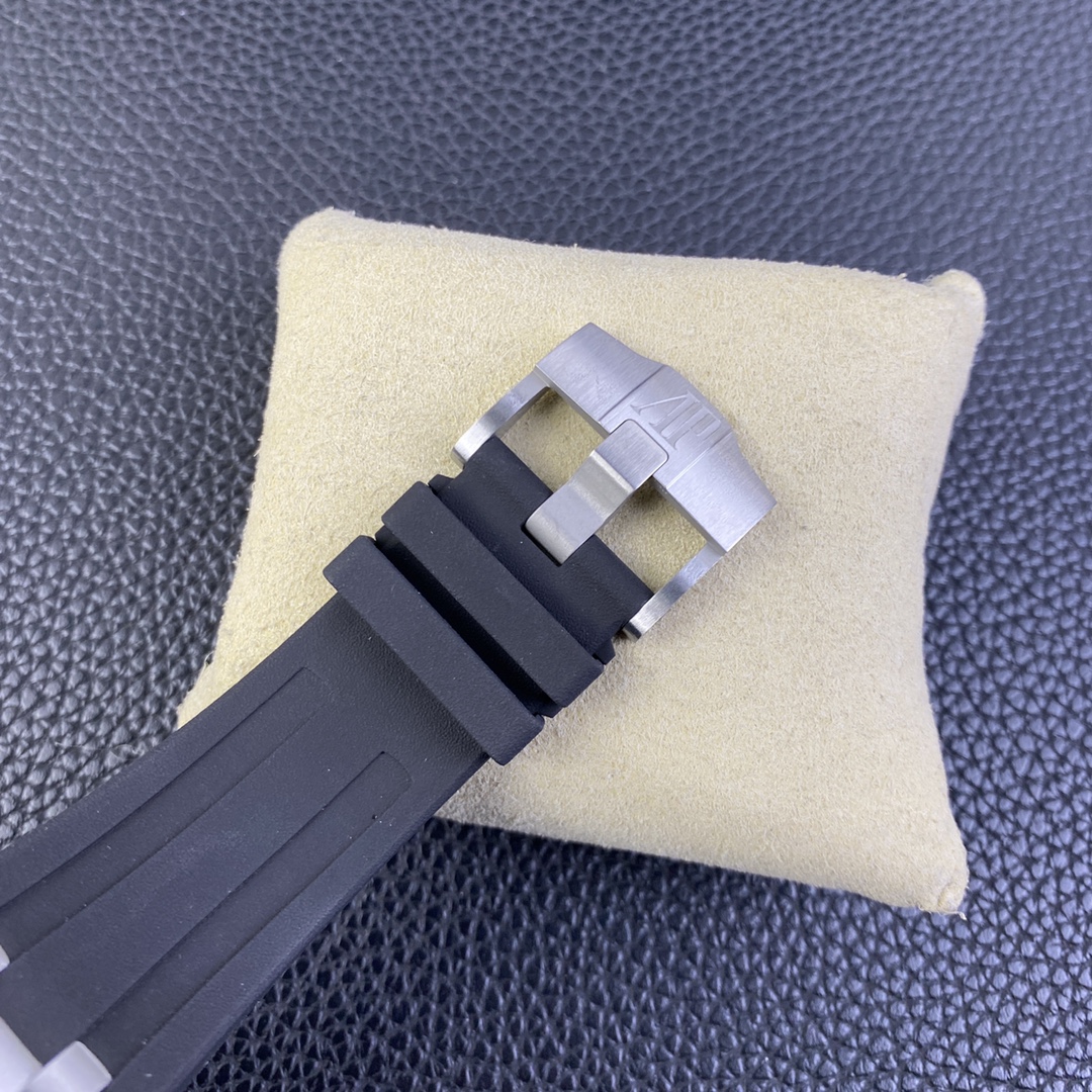 Audemars Piguet Apsaudemars Piguet15710 Size42 mm x14.1 Watch Case Original Luminous Markers, Movement Ap.cal.3120