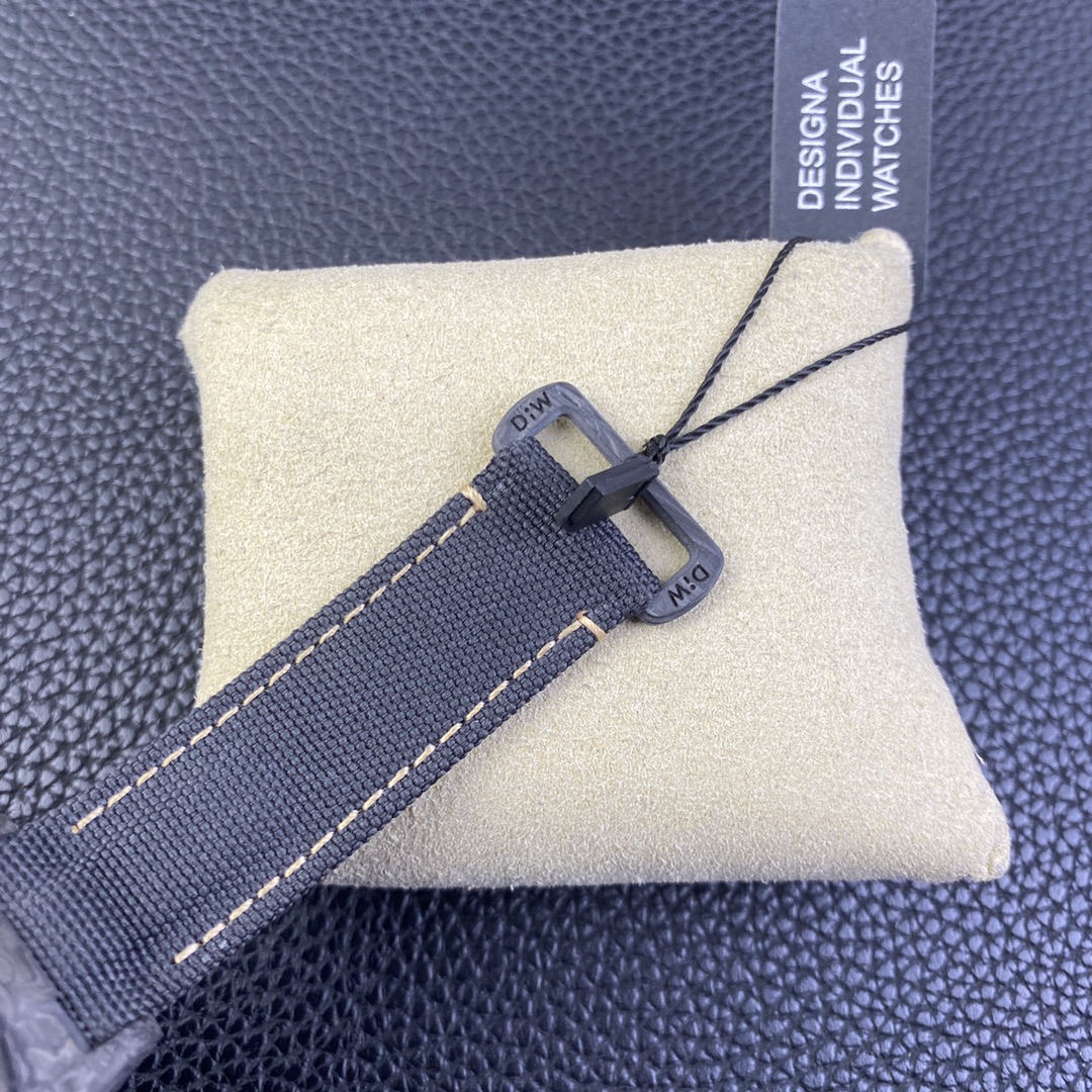 Rolex Diw 4 :1, desert Eagle Arabic: Watch Markers .2, golden Essence: Dial Quartz .3, avia Grey: 1-19 6 cream Invert Gold