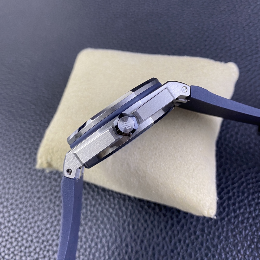 Audemars Piguet Zfnew Style --new Styleaudemars Piguet15720 Size42 mm x14.2 Watch Case Crystal Ceramic .movement Calibre 4308automatic Windingmovement, Dial méga Tapisserie Hands, 0 15 Luminous Markers, Strap New .zf