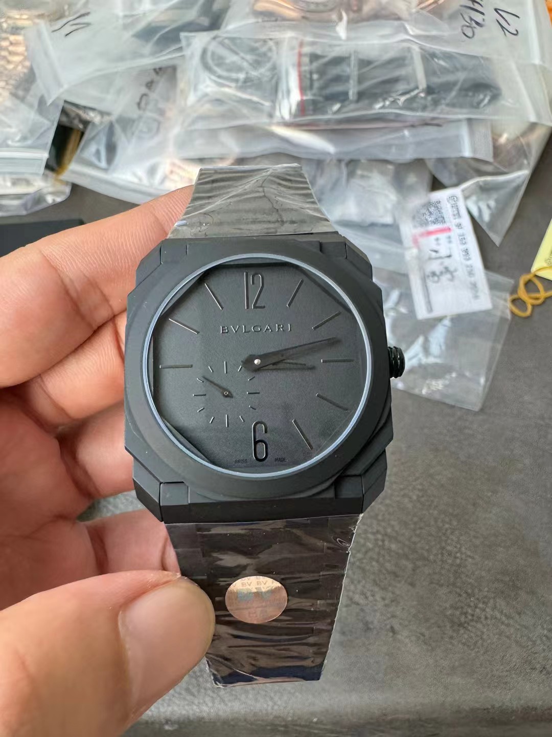 Bulgari Bv Octo Finissimo Gram 1 Size:40 mm 2 Thickness:7 3 Watch Case: Titanium 4 Crystal: 5 Dial: 6 Steel Strap: 7 Ceramic 8 Movement: Mechanicalmovement